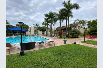 9320 Fontainebleau Blvd #301, Miami, FL 33172 - Photo 17