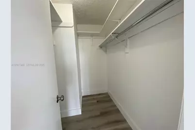 9320 Fontainebleau Blvd #301, Miami, FL 33172 - Photo 11