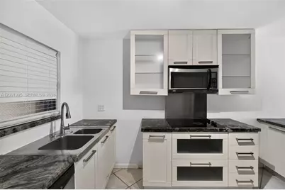 1250 Lincoln Rd #404, Miami Beach, FL 33139 - Photo 5