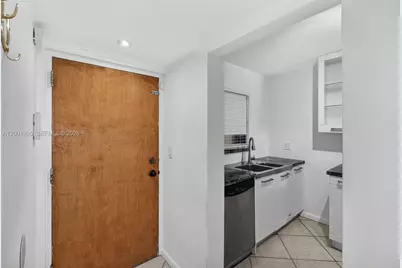1250 Lincoln Rd #404, Miami Beach, FL 33139 - Photo 9