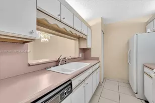 1200 SW 124th Terrace, Pembroke Pines, FL 33027 - Photo 11