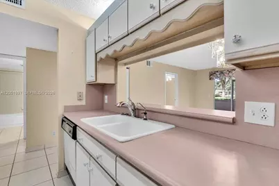 1200 SW 124th Ter #106O, Pembroke Pines, FL 33027 - Photo 13
