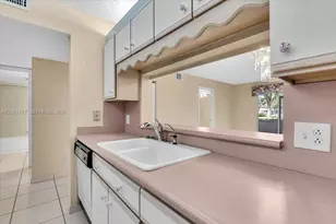 1200 SW 124th Terrace, Pembroke Pines, FL 33027 - Photo 13