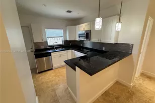 2724 NE 15th St, Fort Lauderdale, FL 33304 - Photo 3