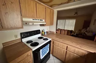 1540 NW 98th Terrace, Pembroke Pines, FL 33024 - Photo 15