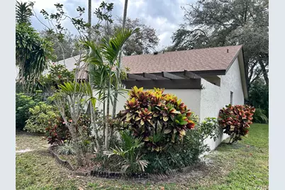 1540 NW 98th Ter, Pembroke Pines, FL 33024 - Photo 5