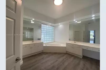 2486 Bay Isle Dr, Weston, FL 33327 - Photo 21
