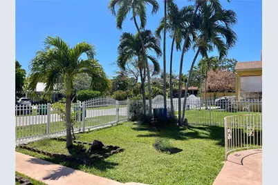 10820 NE 5th Ave, Miami, FL 33161 - Photo 21