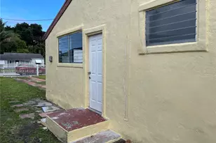 10820 NE 5th Ave, Miami, FL 33161 - Photo 19