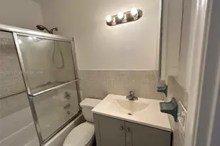 245 NE 191st St, Miami, FL 33179 - Photo 17