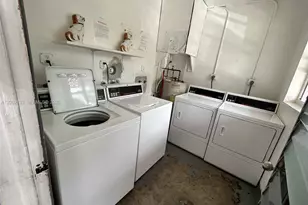 245 NE 191st St, Miami, FL 33179 - Photo 31