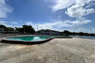 245 NE 191st St, Miami, FL 33179 - Photo 41