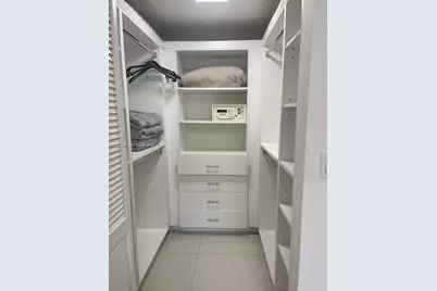 185 SE 14th Ter #913, Miami, FL 33131 - Photo 5