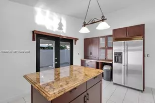 7503 W 34th Ln, Hialeah, FL 33018 - Photo 9