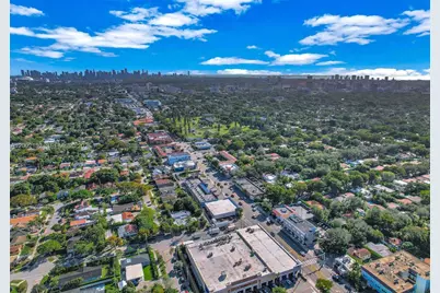 4797 SW 8th St, Miami, FL 33134 - Photo 9