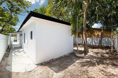 1385 NW 28th St, Miami, FL 33142 - Photo 41