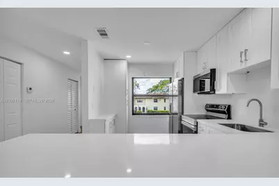 8535 Casa Del Lago #F, Boca Raton, FL 33433 - Photo 7