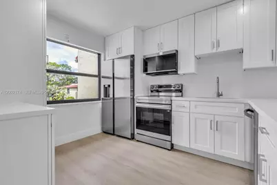 8535 Casa Del Lago #F, Boca Raton, FL 33433 - Photo 5