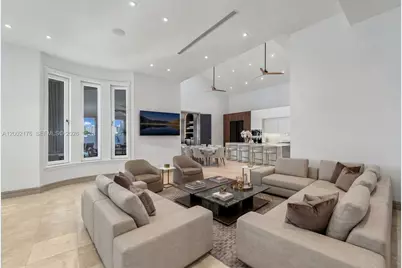 432 S Hibiscus Dr, Miami Beach, FL 33139 - Photo 11