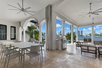 432 S Hibiscus Dr, Miami Beach, FL 33139 - Photo 23