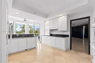 21050 Point Pl, Aventura, FL 33180 - Photo 9