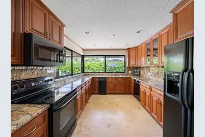 11350 SW 30th St, Miami, FL 33165 - Photo 17