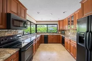 11350 SW 30th St, Miami, FL 33165 - Photo 17