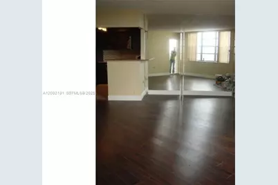 2750 NE 183rd St #2607, Aventura, FL 33160 - Photo 9