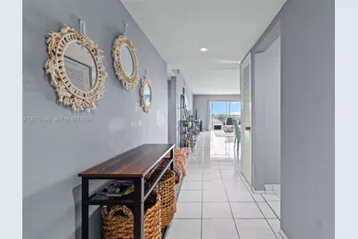 3050 NE 16th Ave #605, Oakland Park, FL 33334 - Photo 9