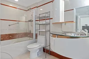110 Washington Ave, Miami Beach, FL 33139 - Photo 19