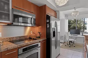 110 Washington Ave, Miami Beach, FL 33139 - Photo 9