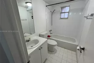 8650 SW 109th Ave, Miami, FL 33173 - Photo 9
