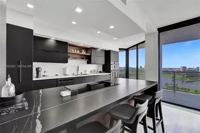 20281 E Country Club Dr #1503, Aventura, FL 33180 - Photo 3