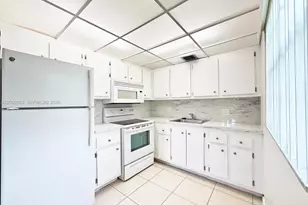 251 SW 134th Way, Pembroke Pines, FL 33027 - Photo 5