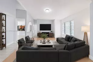 10615 SW 129th Ct, Miami, FL 33186 - Photo 9