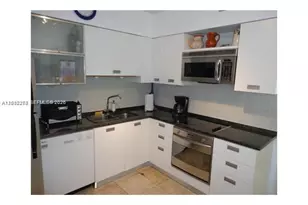 5700 Collins Ave, Miami Beach, FL 33140 - Photo 23