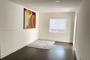 471 NW 32nd Ct, Miami, FL 33125 - Photo 3