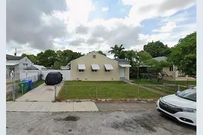 471 NW 32nd Ct #B, Miami, FL 33125 - Photo 1