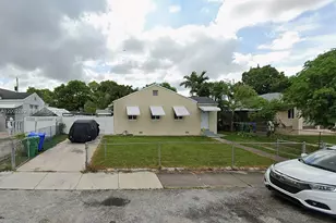 471 NW 32nd Ct, Miami, FL 33125 - Photo 1