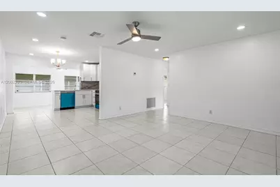 7505 NW 58th St, Tamarac, FL 33321 - Photo 9