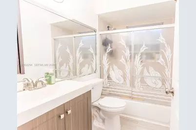 7876 NW 189th St, Hialeah, FL 33015 - Photo 17