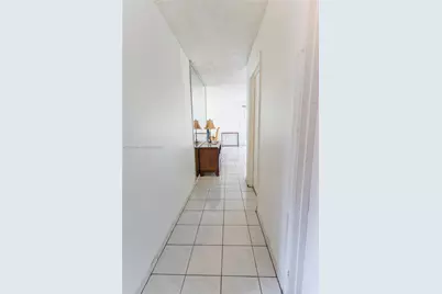 7876 NW 189th St, Hialeah, FL 33015 - Photo 9