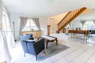 7876 NW 189th St, Hialeah, FL 33015 - Photo 5