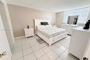 3040 Holiday Springs Blvd, Margate, FL 33063 - Photo 9