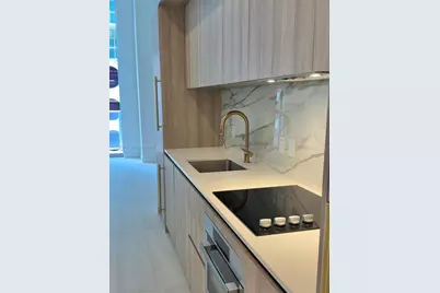 77 SE 5th Street #1010, Miami, FL 33131 - Photo 5