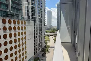 77 SE 5th St, Miami, FL 33131 - Photo 9