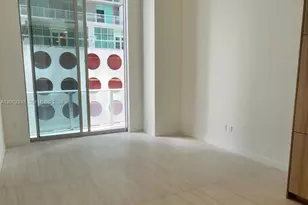 77 SE 5th St, Miami, FL 33131 - Photo 5