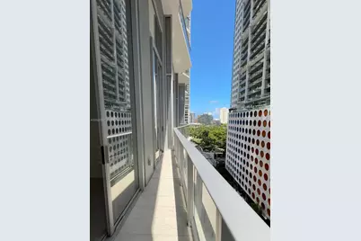 77 SE 5th Street #1010, Miami, FL 33131 - Photo 11