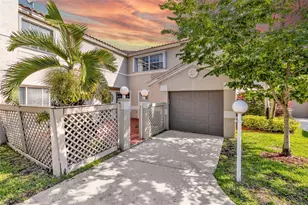 11163 Chandler Dr, Cooper City, FL 33026 - Photo 3
