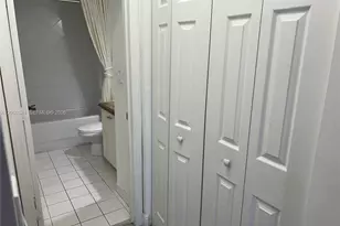 915 SW 143rd Terrace, Pembroke Pines, FL 33027 - Photo 9